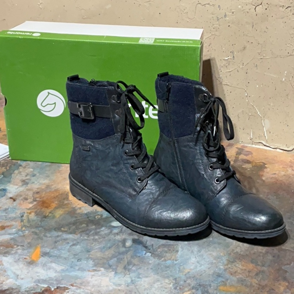 Remonte Navy and Black Ankle Boots